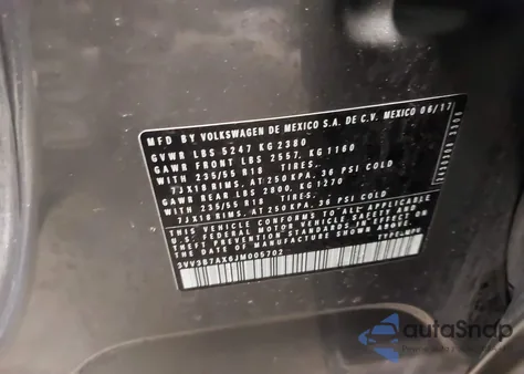 2018 Volkswagen Tiguan 2.0T Se/2.0T Sel z USA, uszkodzony, nr VIN 3VV3B7AX6JM005702